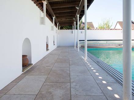 pierre naturelle pour terrasse piscine Trapani
