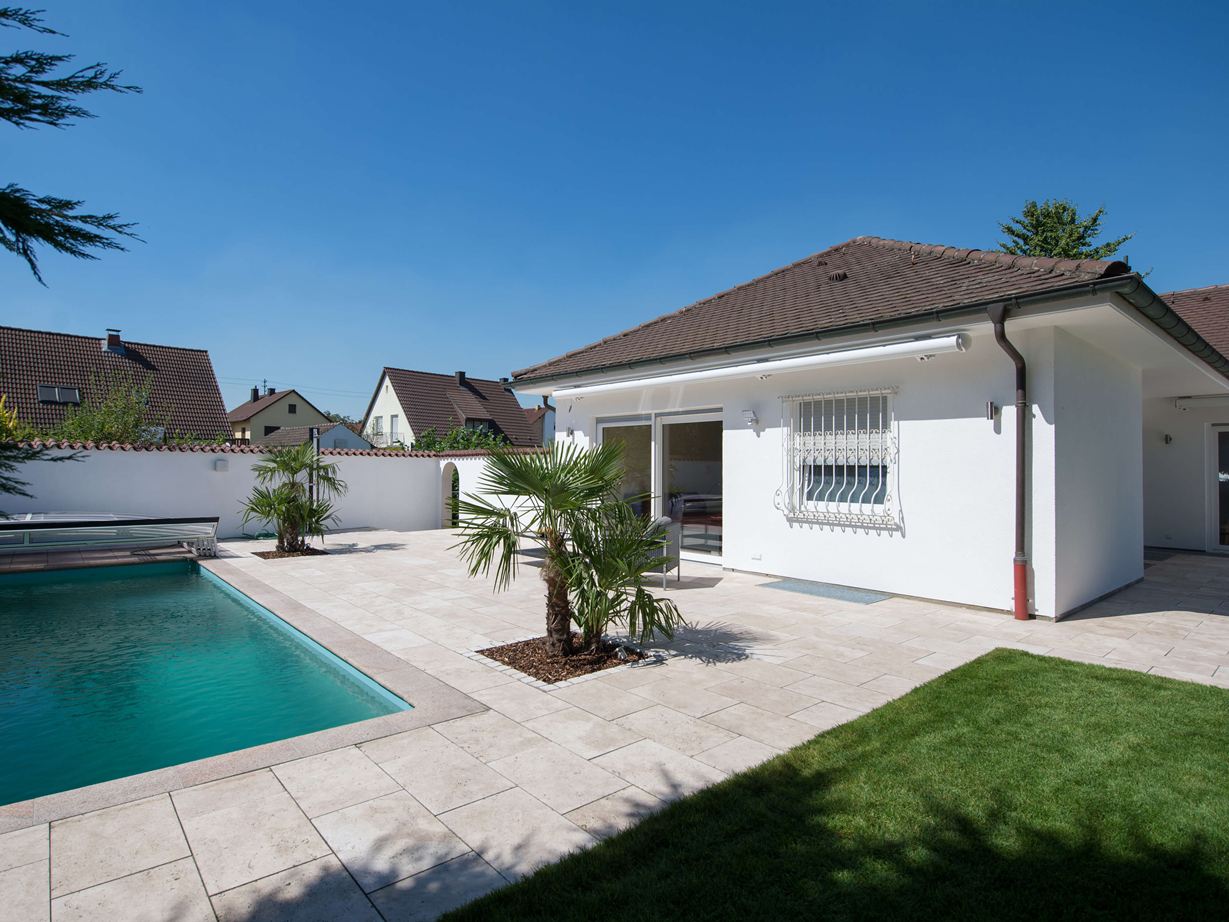 Maison de vacances avec terrasse en dalles de travertin Medium Line