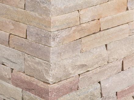 Zoom sur un muret en quartzite Rio Dorado Or