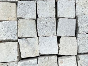 Extrait_Pavé_Travertin_Silver_Palette