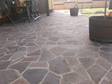 Dalles polygonales en porphyre Terra sur la terrasse