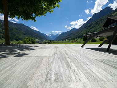 Vue depuis la terrasse suisse de Gneister