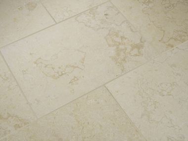 Carrelage en pierre calcaire Royal Beige vu de haut