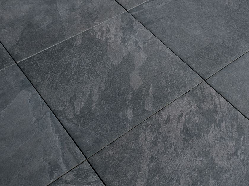 Grès cérame en gros plan, effet ardoise foncé