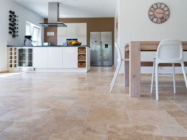Carrelage Medium En Travertin Vieilli Stonenaturelle