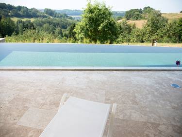 Dalle Medium Line En Travertin Adouci Stonenaturelle