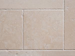 Kalkstein-Fliesen Cleopatra Light Detailaufnahme