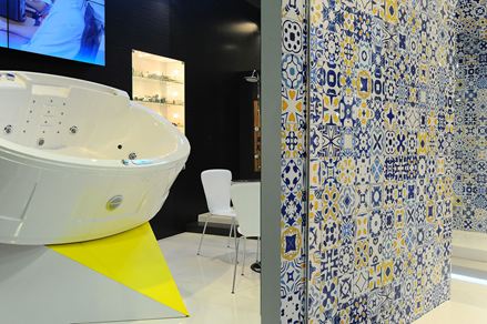 Nicht nur im Badbereich gefragt: Feinsteinfliesen mit Mustern, die der Fantasie fast keine Grenzen setzen!